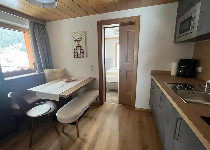 Frühstückspension Nonas 4*