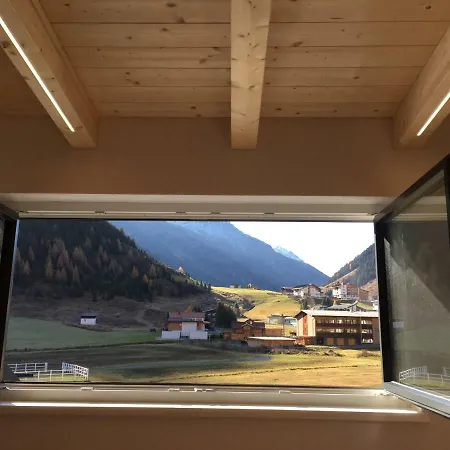 Nonas Bed & Breakfast Galtür