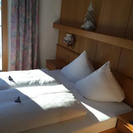 Nonas Bed & Breakfast Galtuer