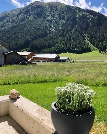 Nonas Oda ve Kahvaltı