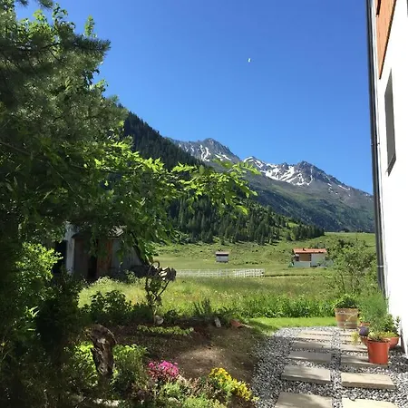 Nonas Bed and Breakfast Galtür